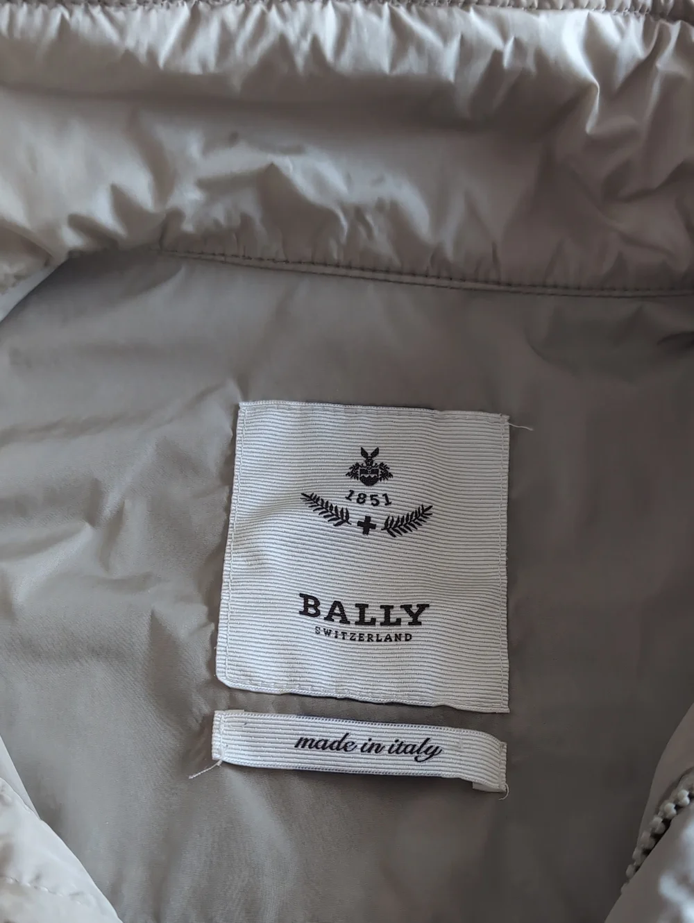 Gorgeous BALLY OF SWITZERLAND Light Beige Utility Jacket / Windbreaker Sz L (52) - Picture 2 of 9